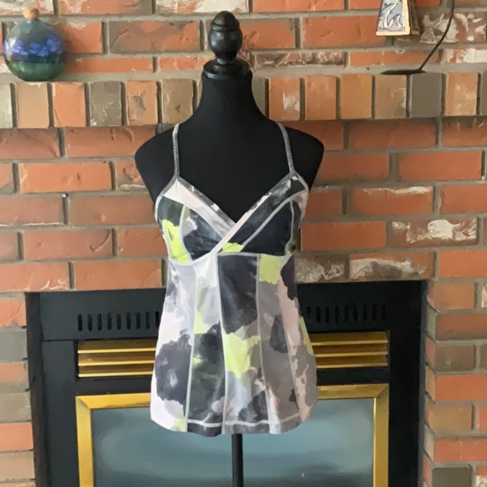 Lululemon tank M/8